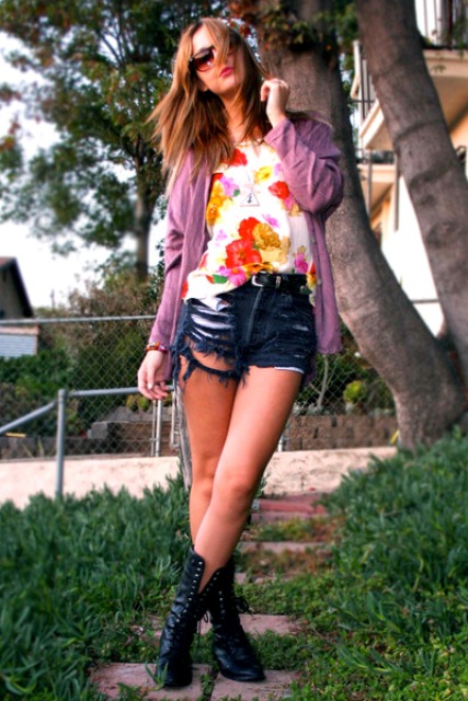LOVE COMBAT BOOTS WITH STUDDED - DAMAGED SHORTS