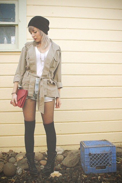 WEAR COMBAT BOOTS WITH KNEE HIGH SOCKS 3