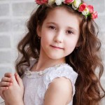 Flower-Wreath-Hairstyles-for-Flower-Girls